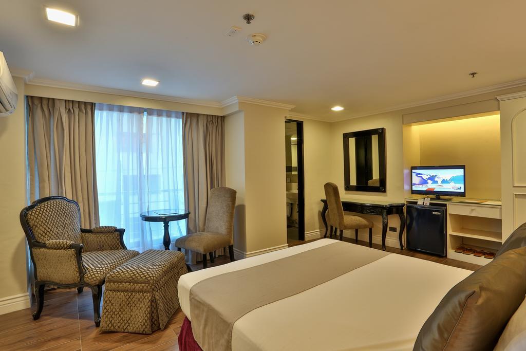 Metrocentre Hotel Tagbilaran City Room photo